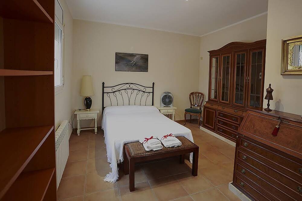 Photo of Bedroom in L Almadrava