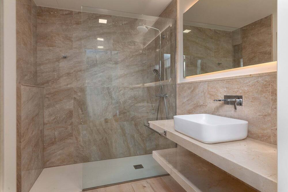 Photo of Bathroom in Nou Barris