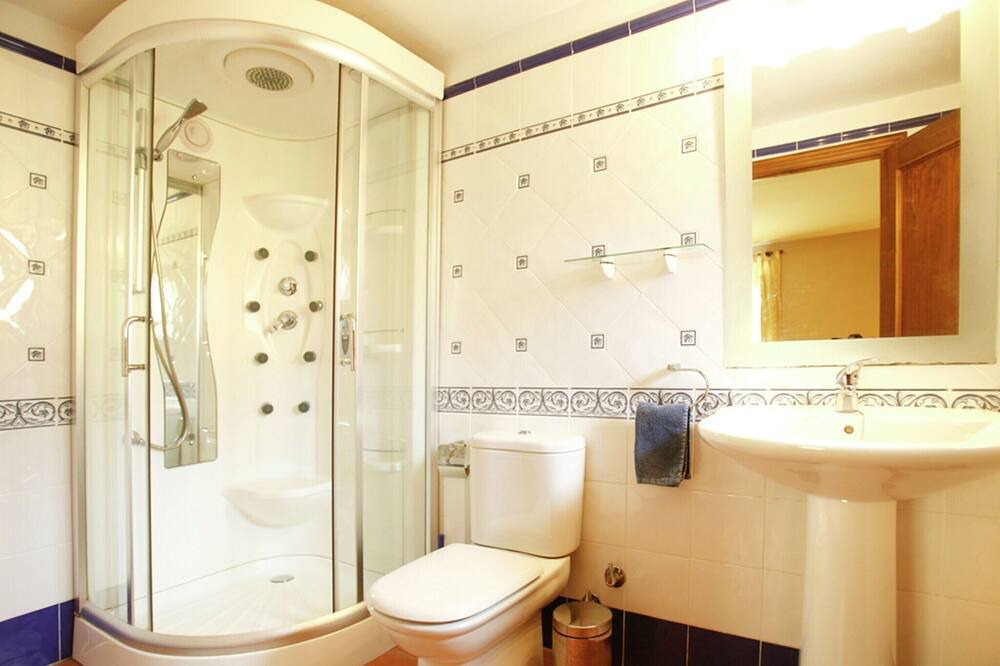 Photo of Bathroom in La Llacuna