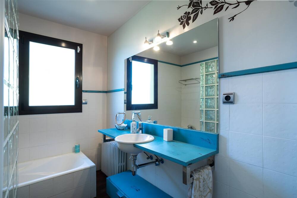 Photo of Bathroom in Alella