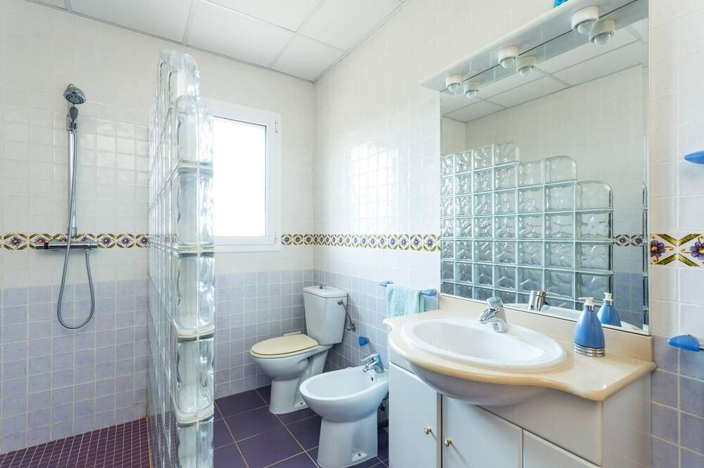 Photo of Bathroom in Castellet i la Gornal