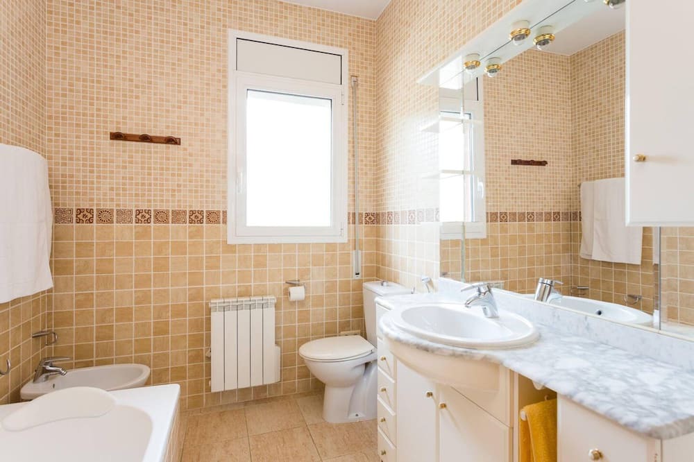 Photo of Bathroom in Castellet i la Gornal