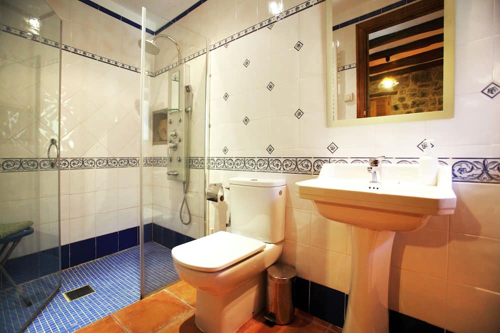 Photo of Bathroom in La Llacuna