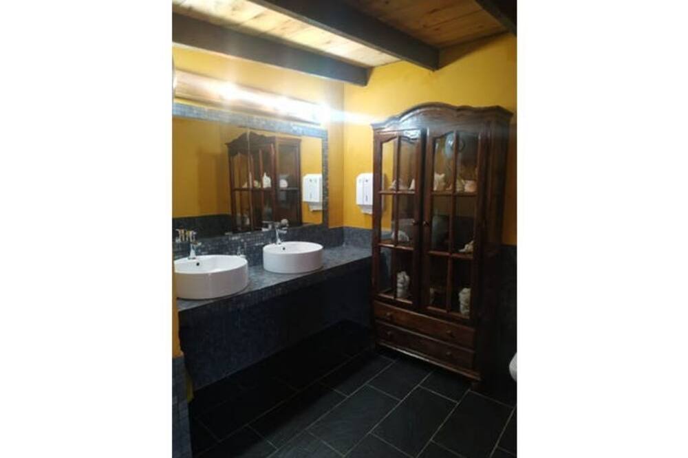 Photo of Bathroom in Rubi