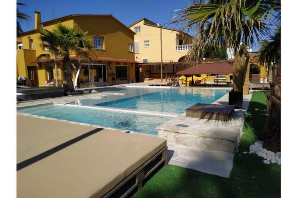 Photo of Outdoor in Rubi