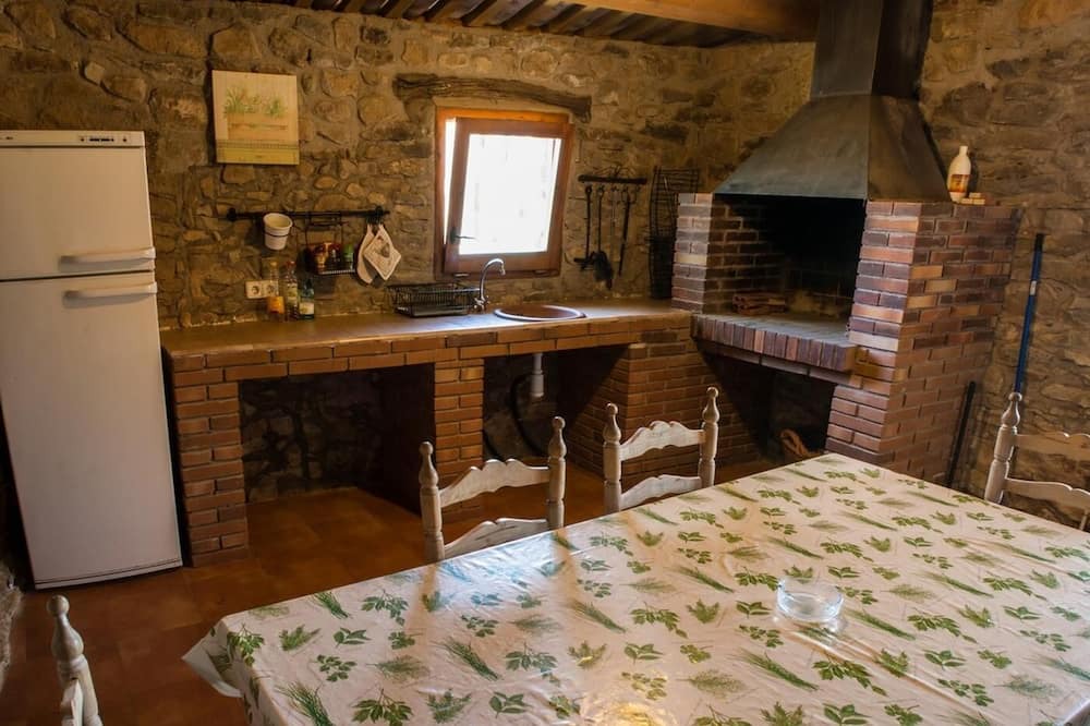 Photo of Kitchen in Viver i Serrateix