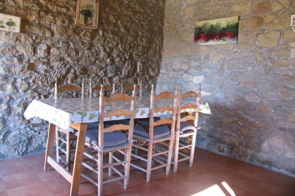 Photo of Kitchen in Viver i Serrateix