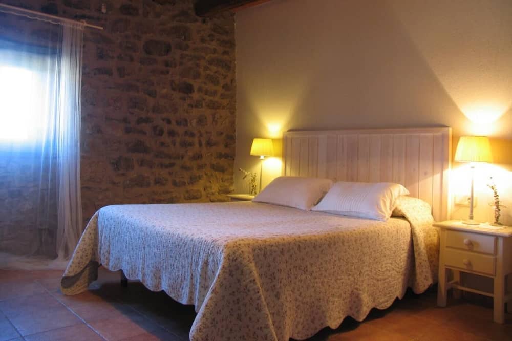Photo of Bedroom in Viver i Serrateix
