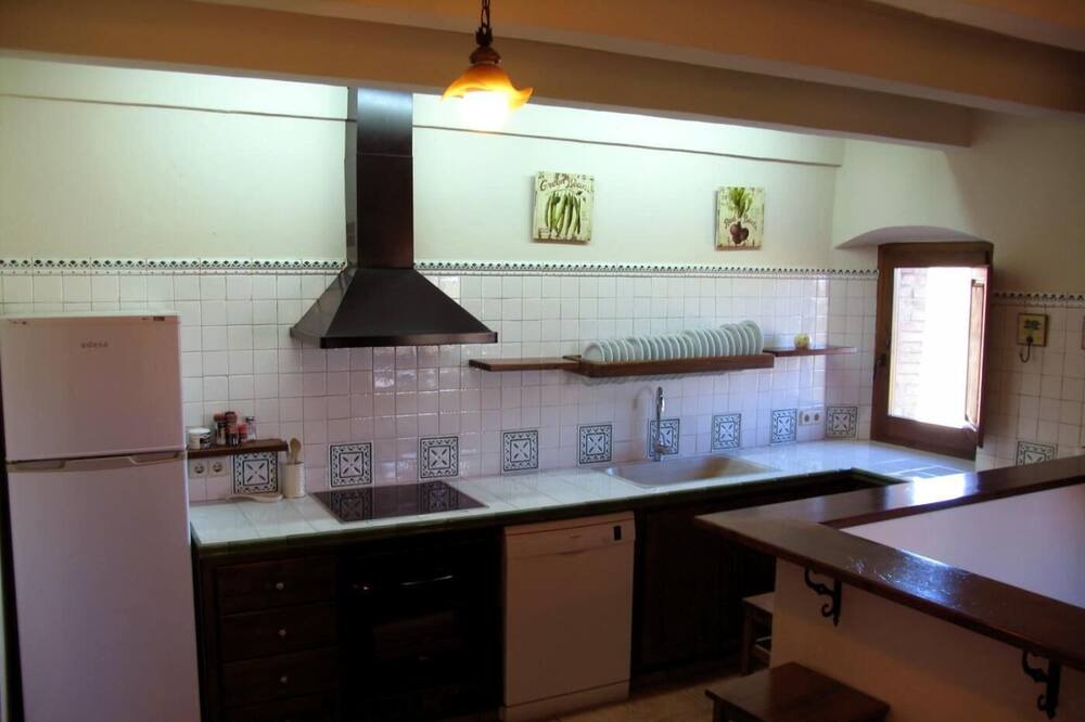 Photo of Kitchen in Viver i Serrateix