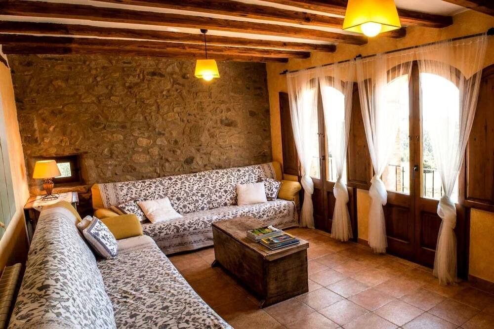 Photo of Livingroom in Viver i Serrateix