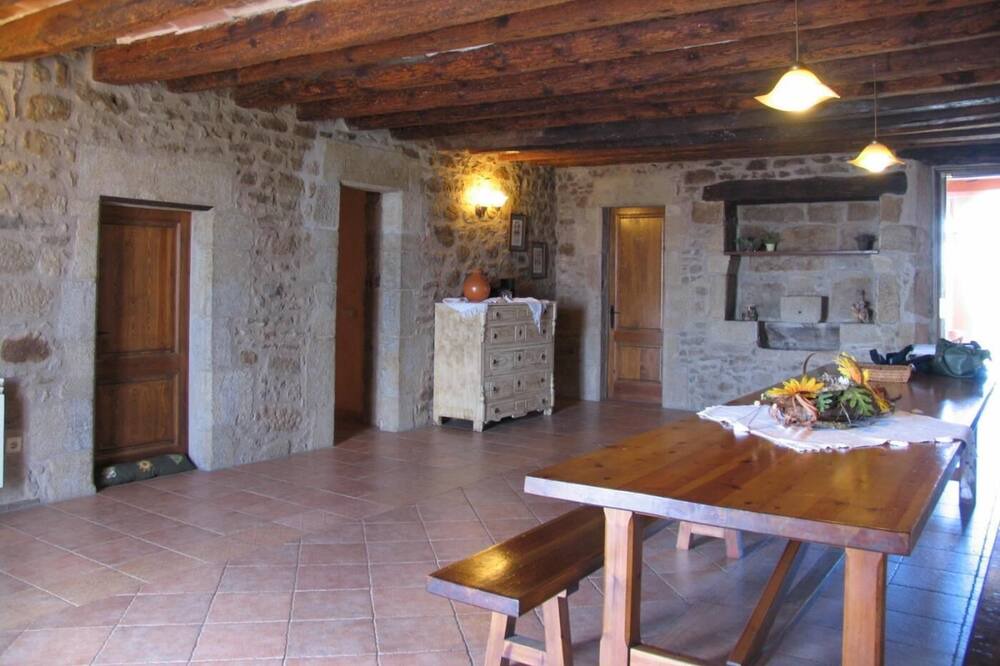 Photo of Livingroom in Viver i Serrateix