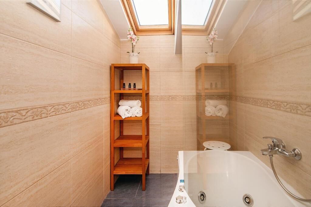 Photo of Bathroom in Rubi
