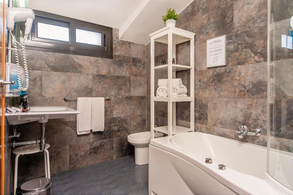 Photo of Bathroom in Rubi