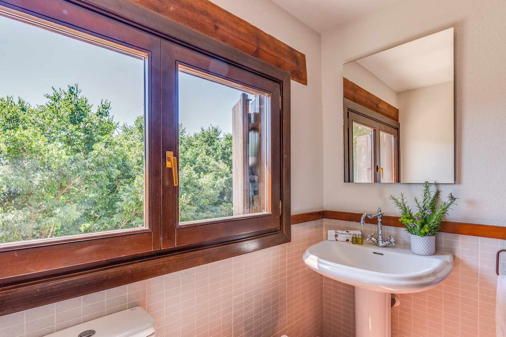 Photo of Bathroom in La Llacuna