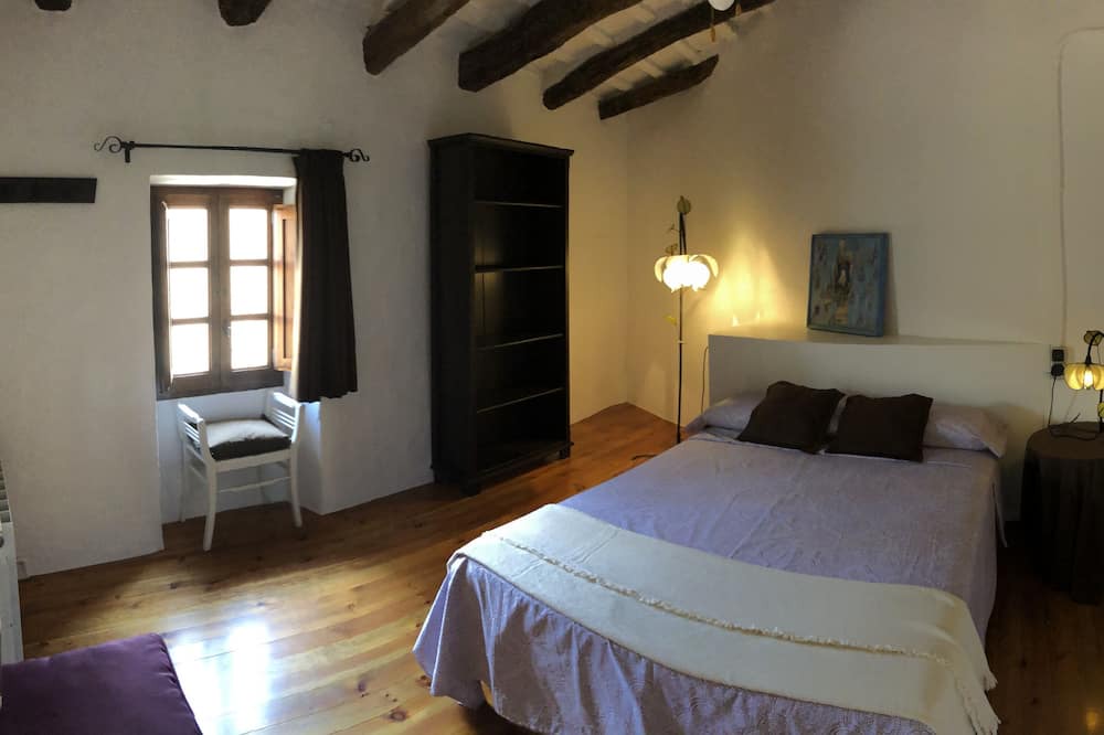 Photo of Bedroom in Castellet i la Gornal