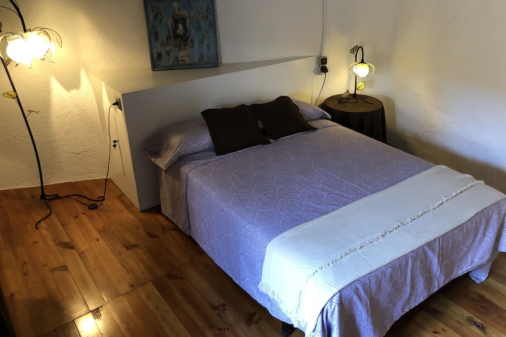Photo of Bedroom in Castellet i la Gornal