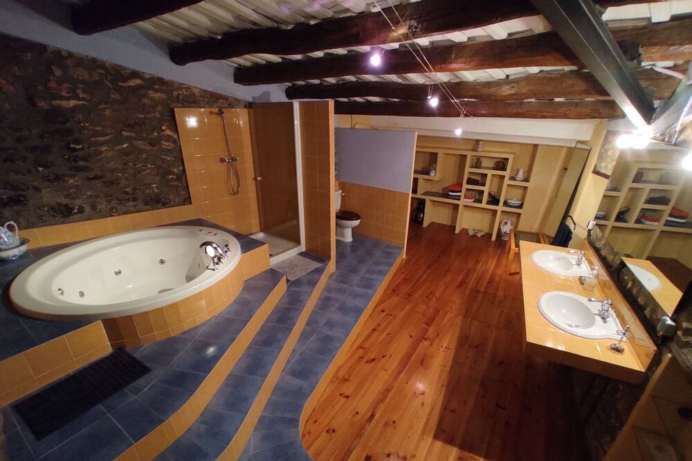 Photo of Bathroom in Castellet i la Gornal