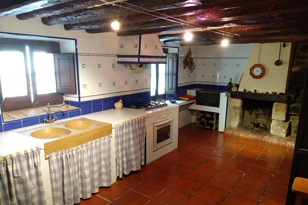 Photo of Kitchen in Castellet i la Gornal