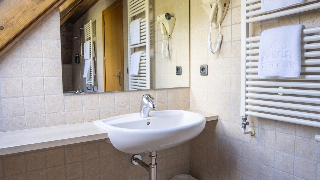 Photo of Bathroom in Arro