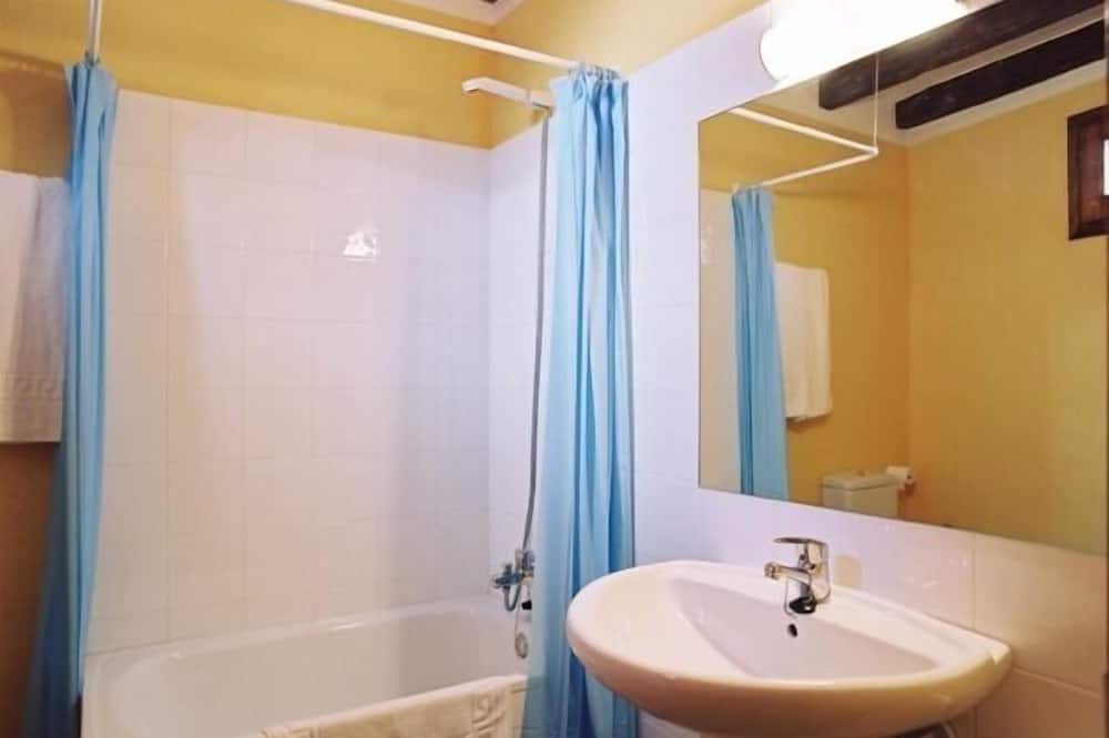 Photo of Bathroom in Borreda