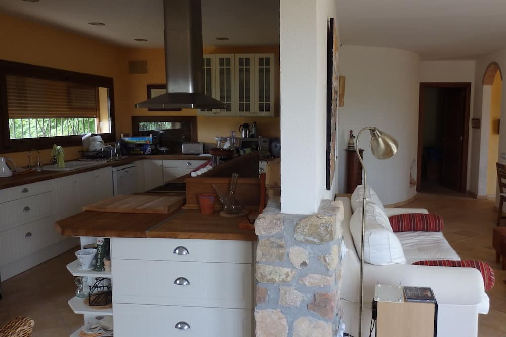 Photo of Kitchen in Font-Rubi
