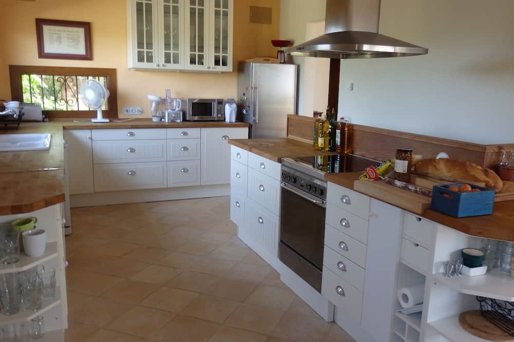 Photo of Kitchen in Font-Rubi