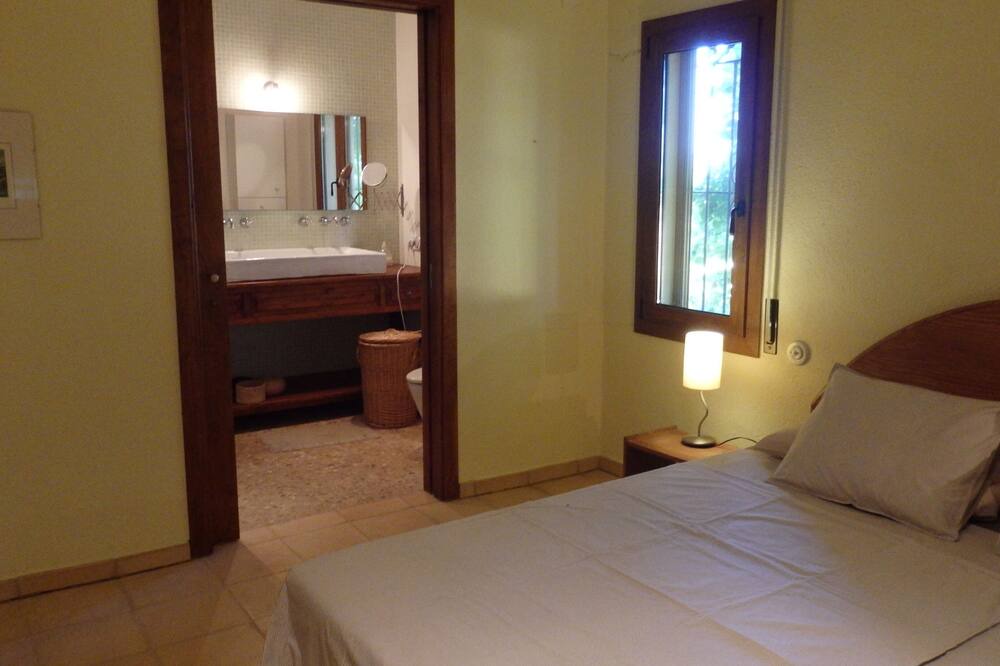 Photo of Bedroom in Font-Rubi