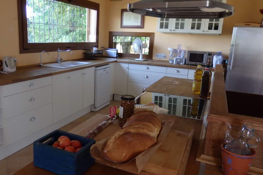 Photo of Kitchen in Font-Rubi