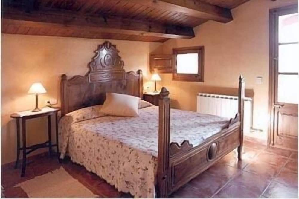 Photo of Bedroom in Montclar