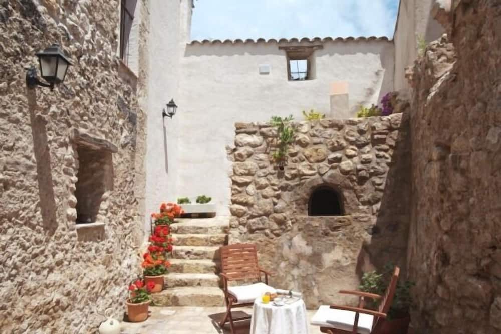 Photo of Patio Balcony in Sant Pau dʼOrdal