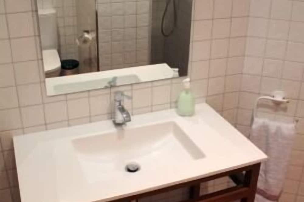 Photo of Bathroom in Taradell