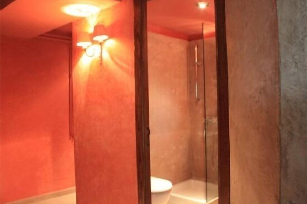 Photo of Bathroom in Orista