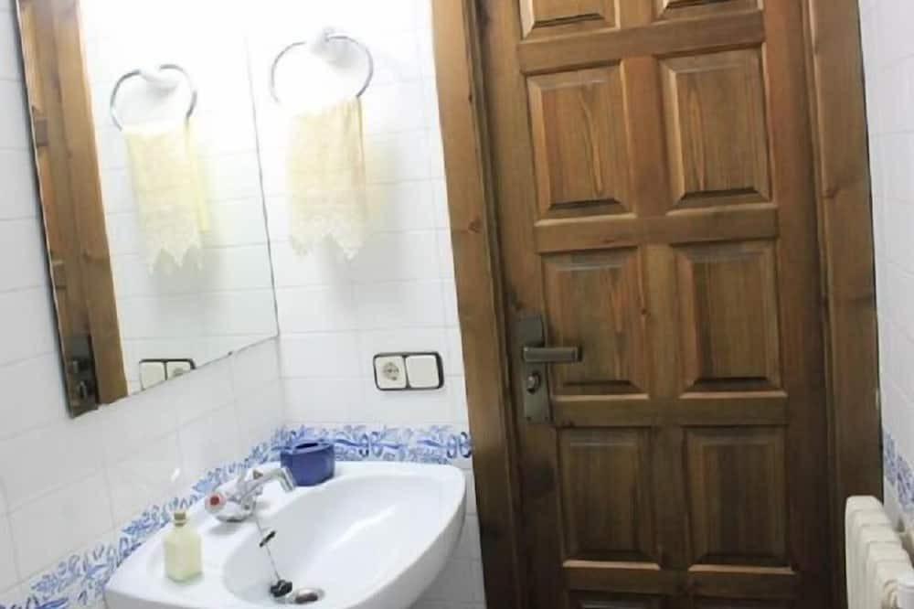 Photo of Bathroom in Orista