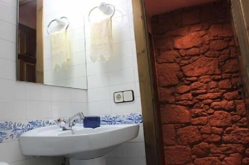 Photo of Bathroom in Orista