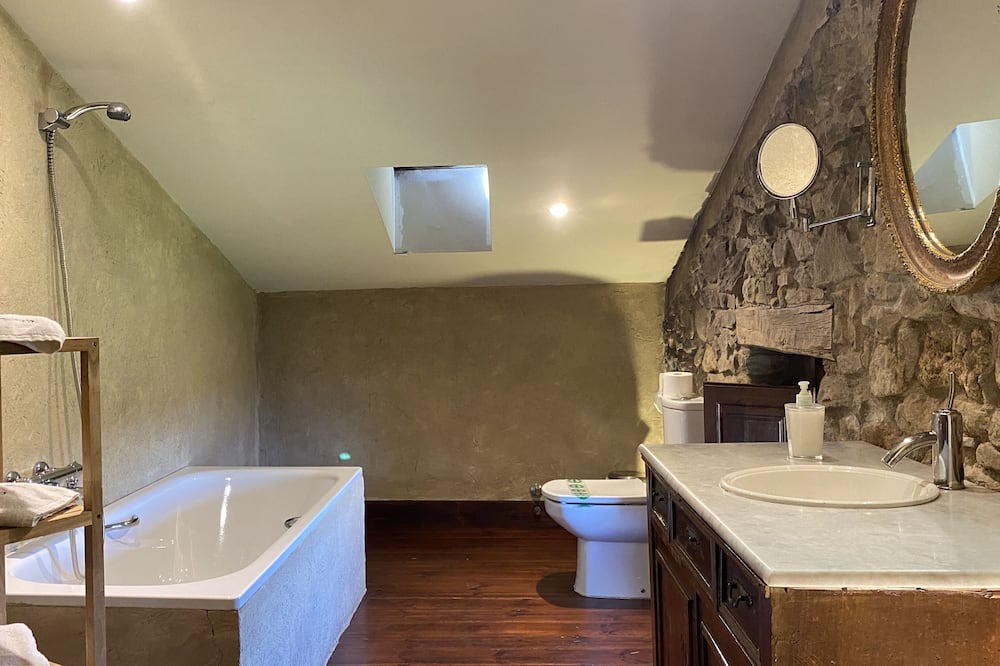 Photo of Bathroom in Casserres