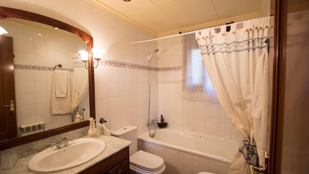 Photo of Bathroom in Vacarisses