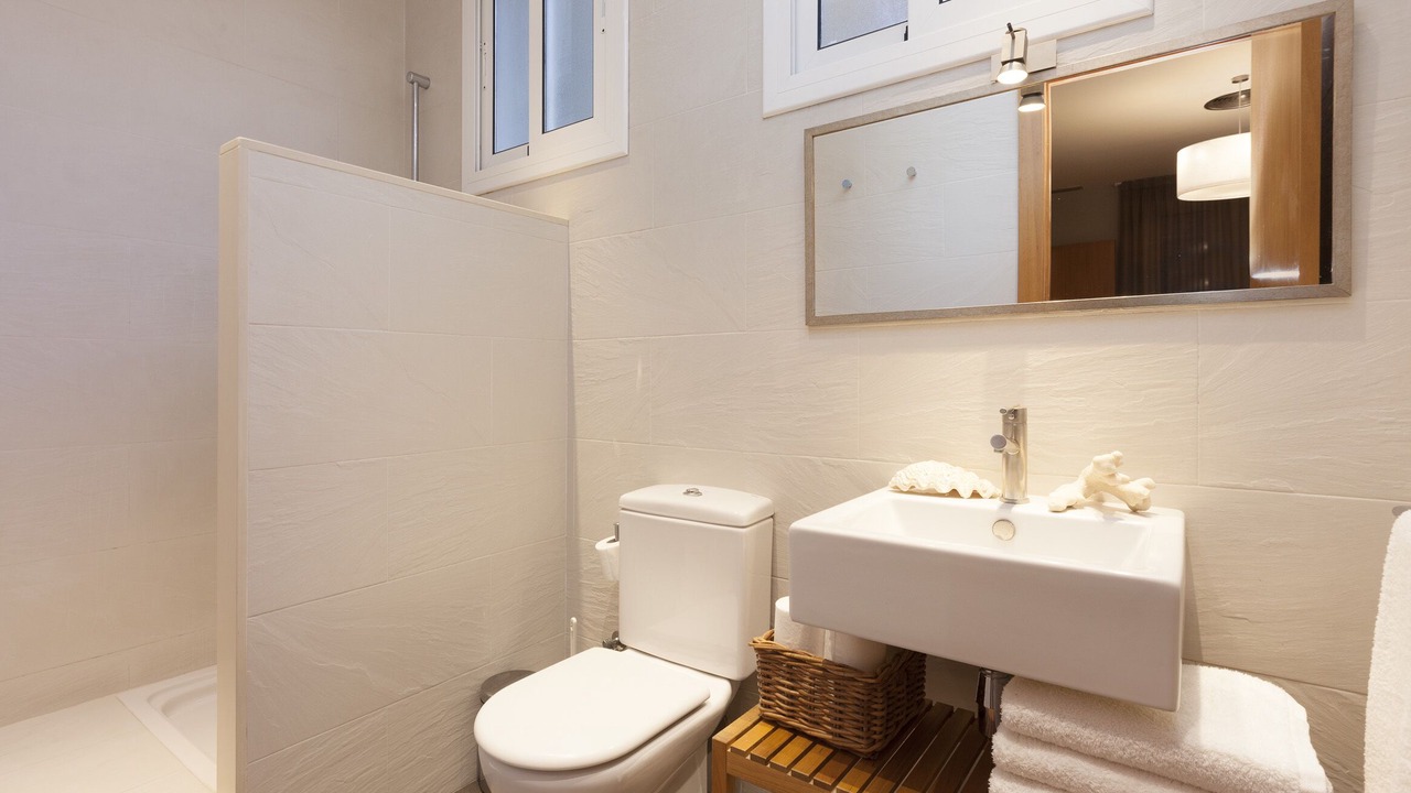 Photo of Bathroom in El Camp de l'Arpa del Clot