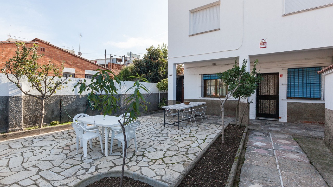 Photo of Outdoor in Rubi
