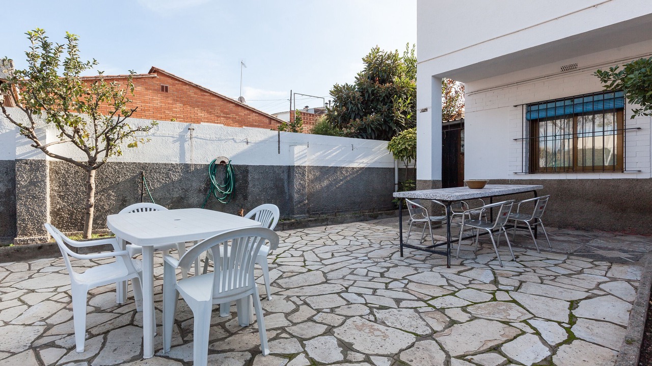 Photo of Outdoor in Rubi