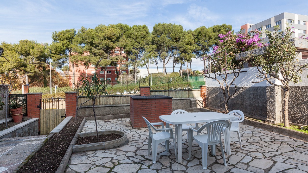 Photo of Outdoor in Rubi