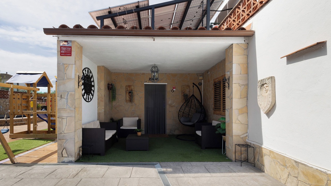Photo of Patio Balcony in Rubi