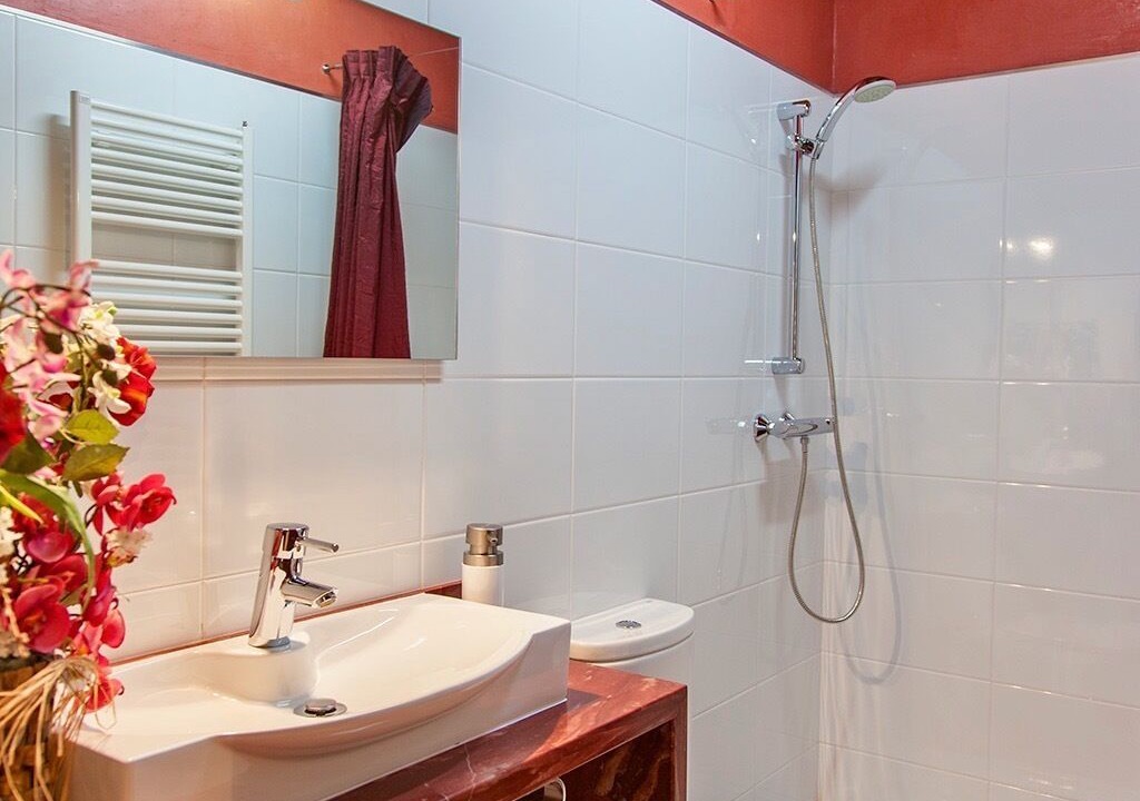 Photo of Bathroom in Montclar