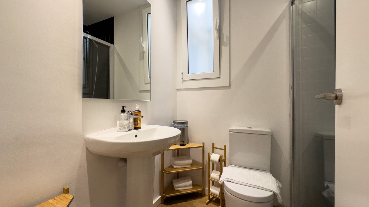 Photo of Bathroom in Sants