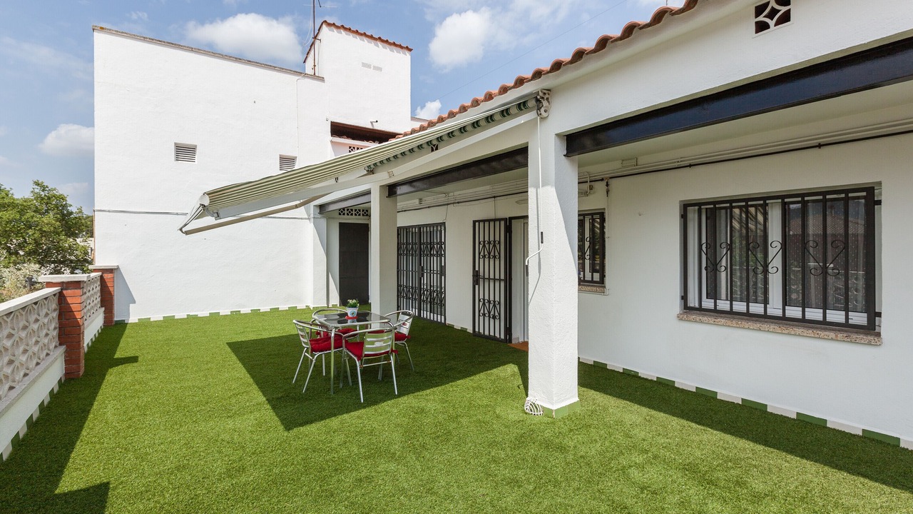 Photo of Outdoor in Rubi