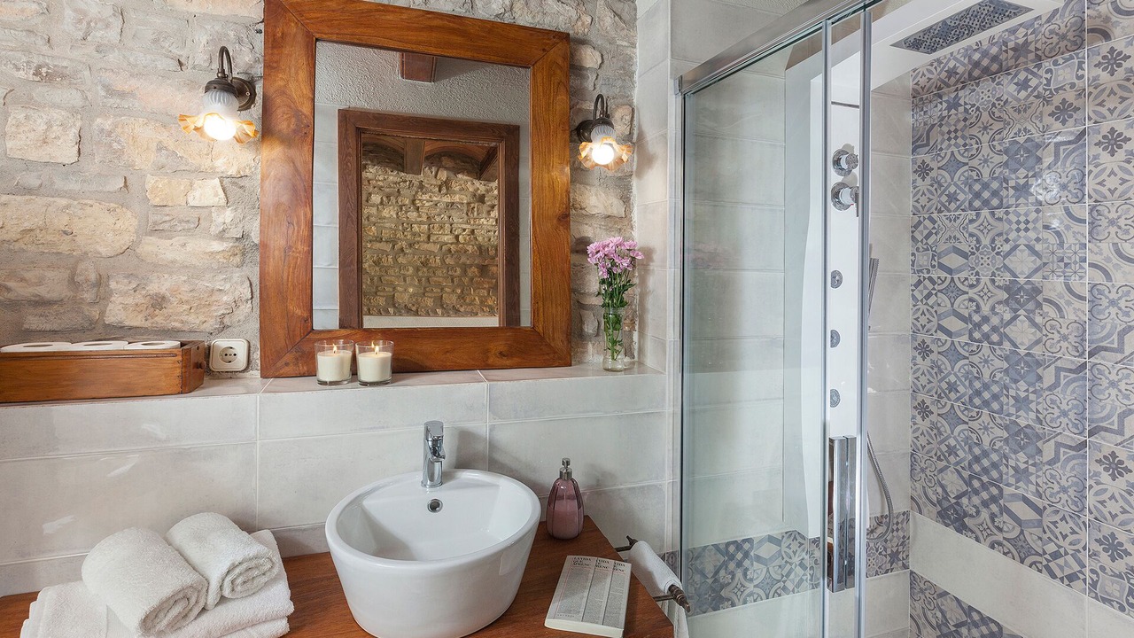 Photo of Bathroom in Pujalt
