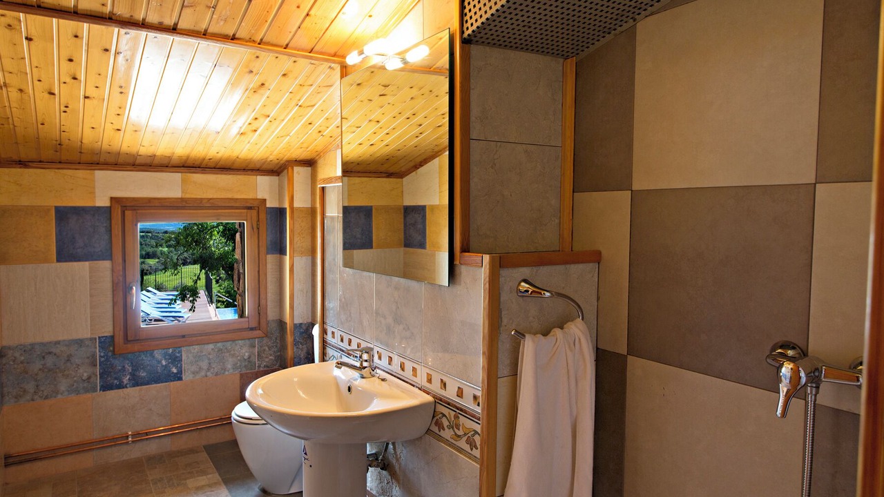 Photo of Bathroom in Plandogau