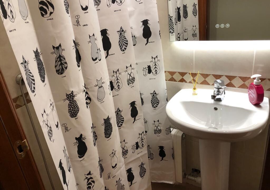 Photo of Bathroom in Vic