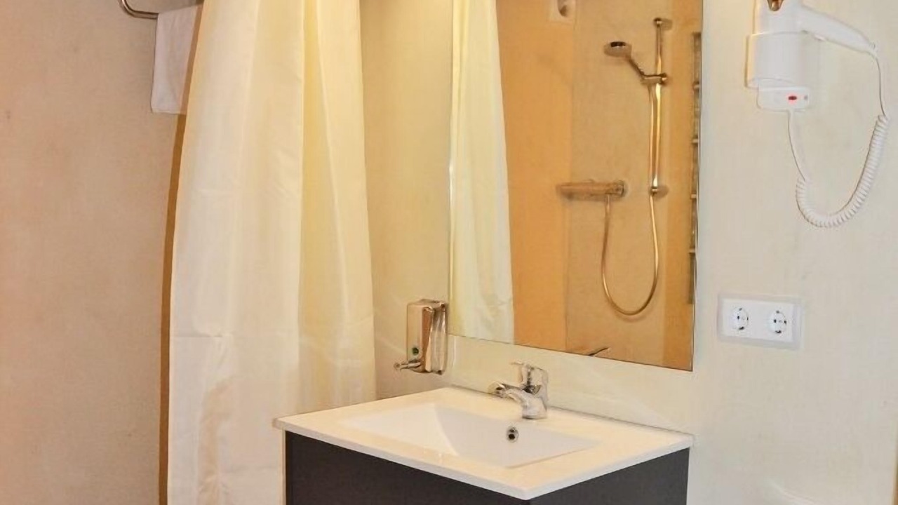 Photo of Bathroom in Cercs