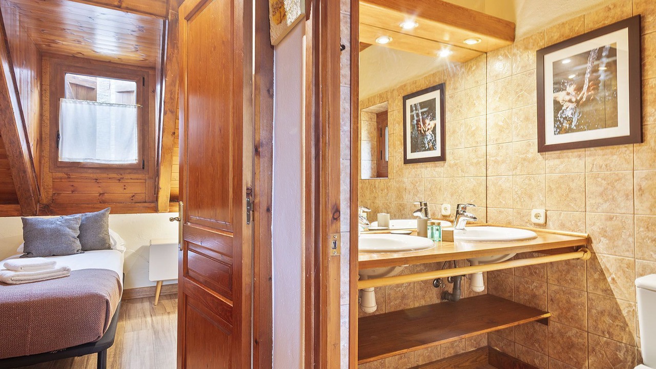 Photo of Bathroom in Arro