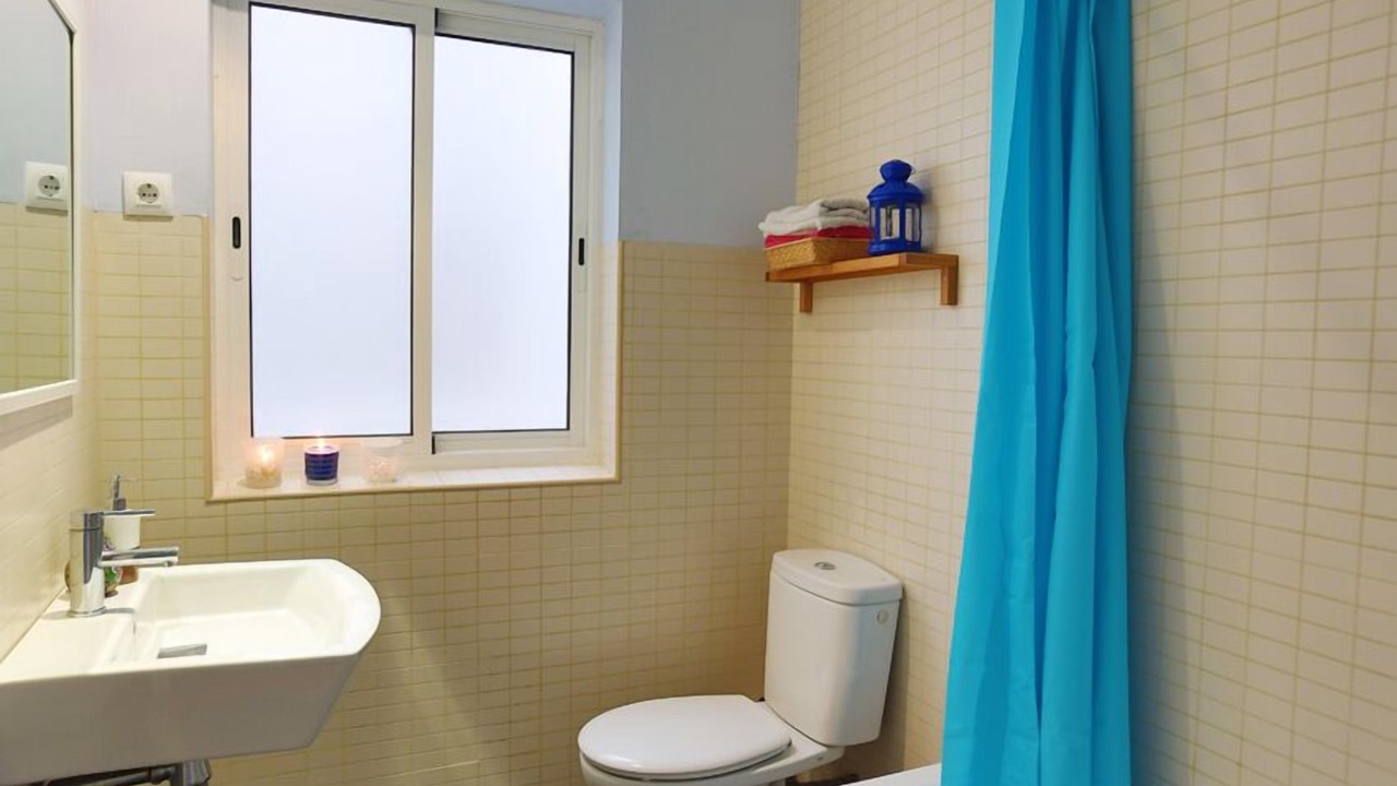 Photo of Bathroom in el Camp d'en Grassot i Gracia Nova